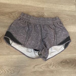 Lululemon hotty hot running shorts womens size 8 low rise 4”